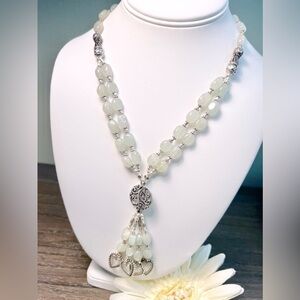 MOONSTONE NECKLACE